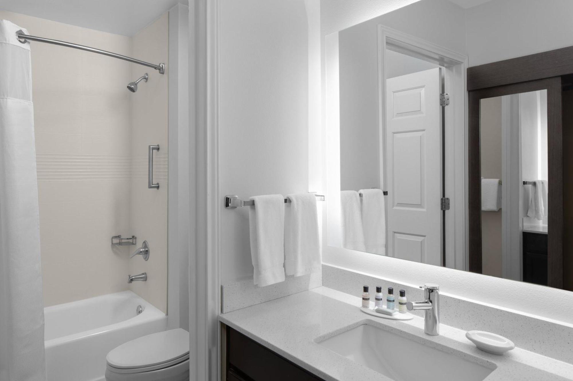 Residence Inn Fort Worth Cultural District Экстерьер фото