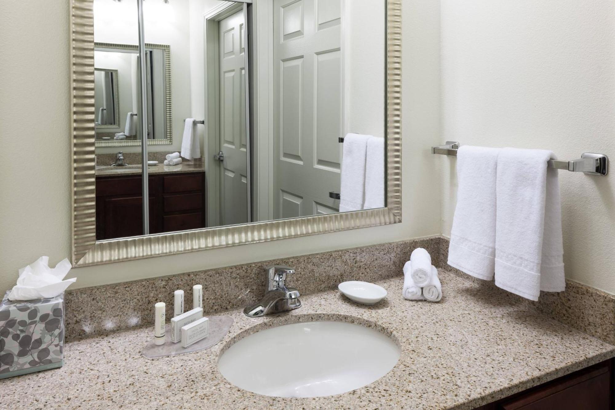 Residence Inn Fort Worth Cultural District Экстерьер фото